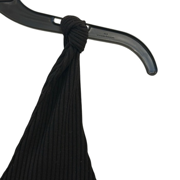 BUNDLE! Set of 2 Tank Tops Black White Medium - Picture 3 of 12